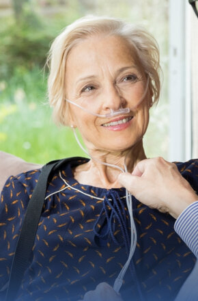 Kobieta z wąsami tlenowymi