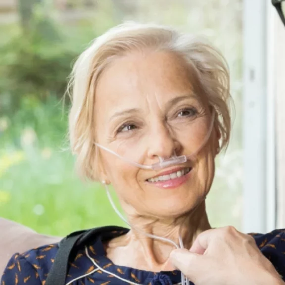 Kobieta z wąsami tlenowymi